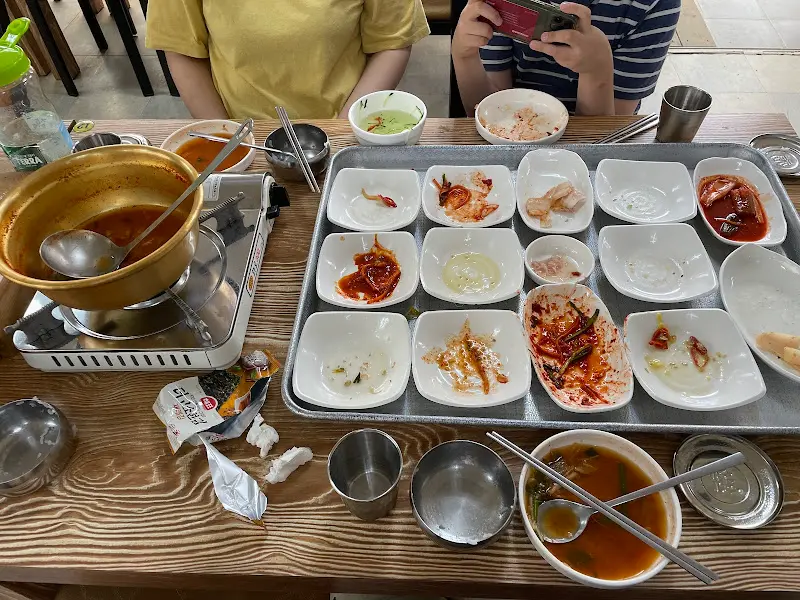 식사 후 빈 테이블