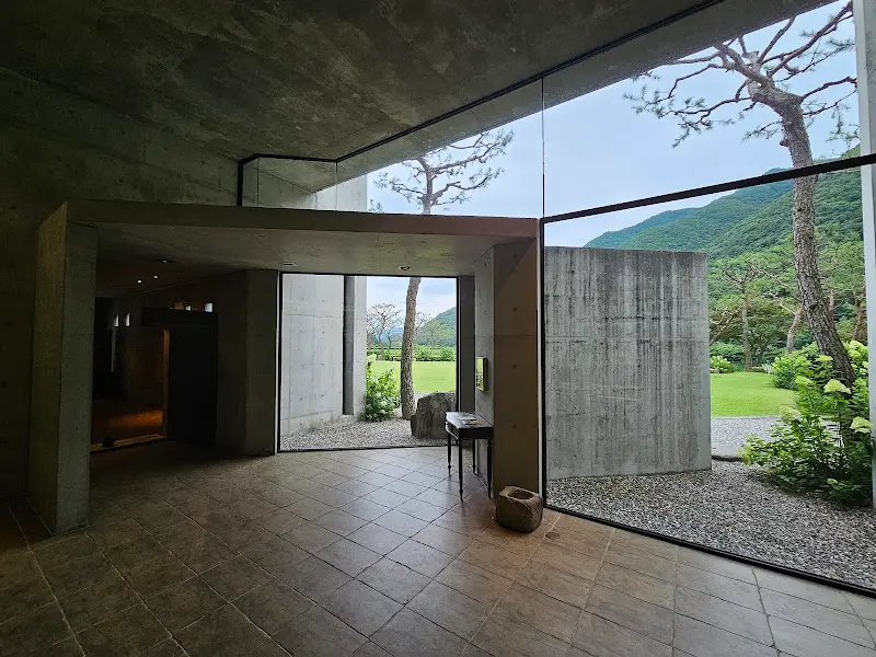 오스갤러리 내부 풍경