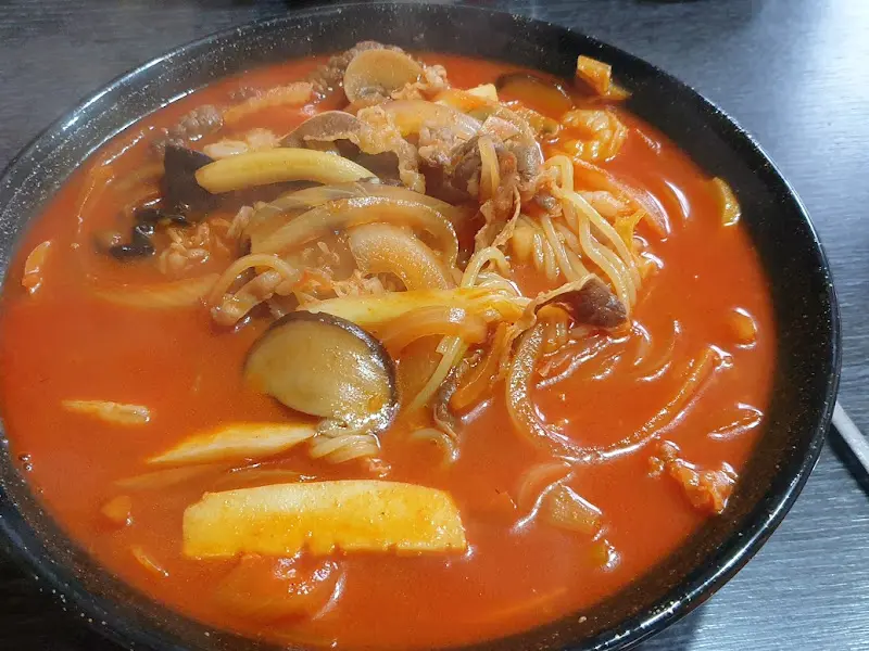 채소가 듬뿍 들어간 짬뽕
