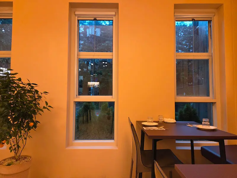 첸타니 창가 좌석