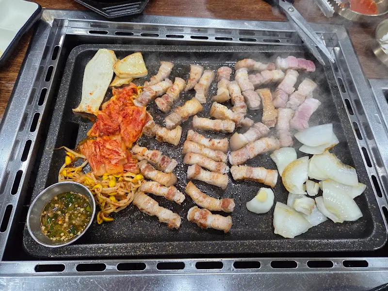 고기 구이 한 상차림