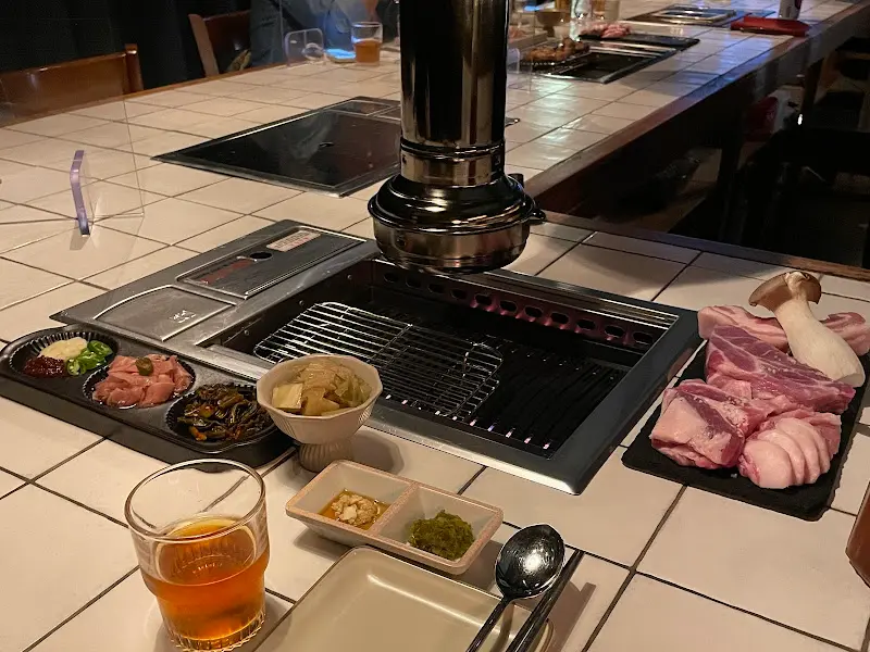 깔끔하고 세련된 테이블 세팅