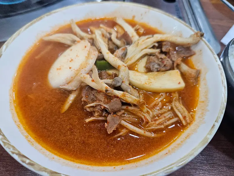 버섯육개장