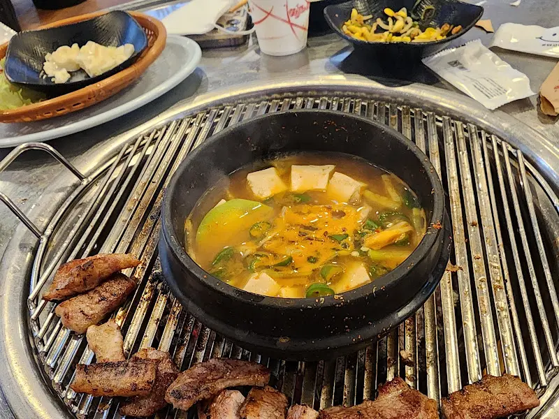 보글보글 끓는 된장찌개