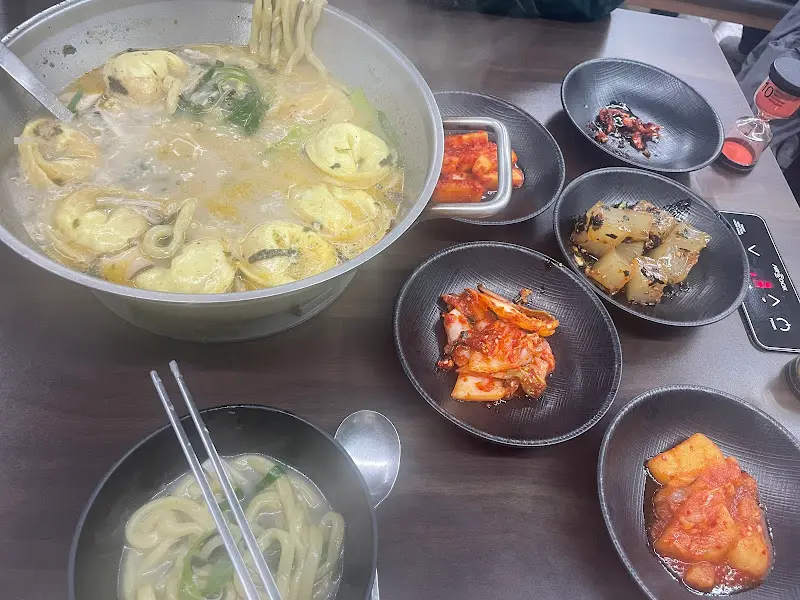 다시 봐도 먹음직스러운 전골