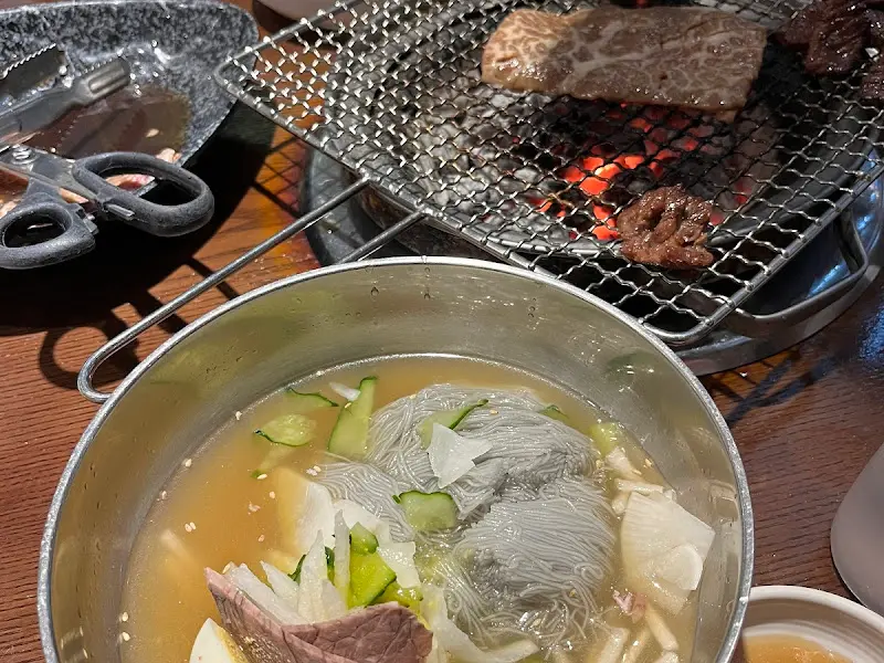 고기와 함께 먹는 냉면