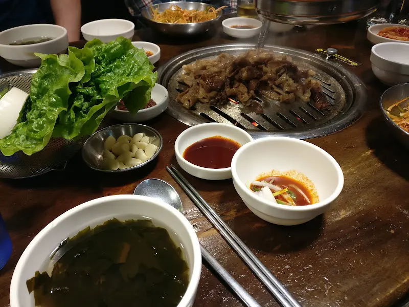 상다리 부러지게 차려진 한 상