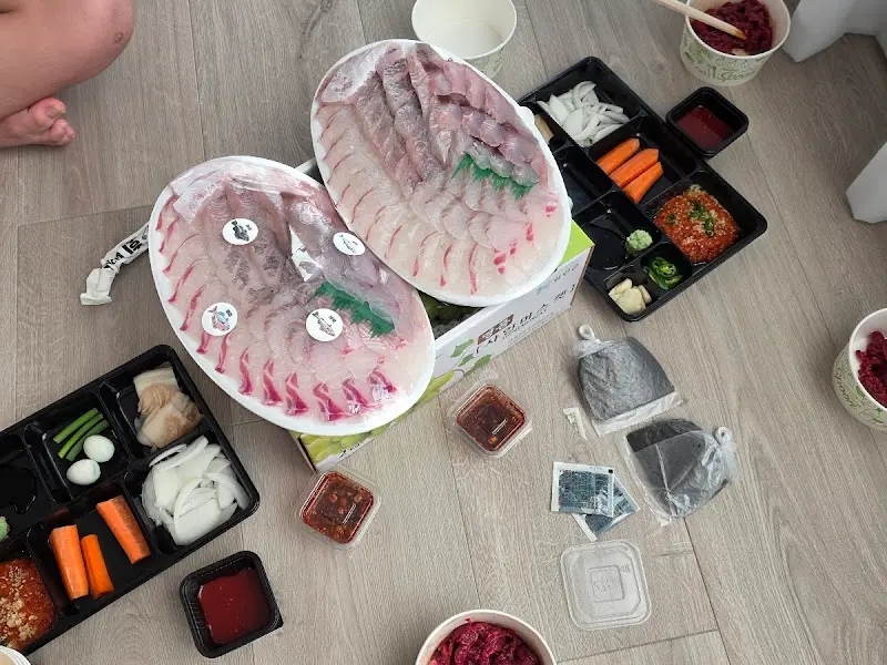 싱싱한 회 한 상 차림