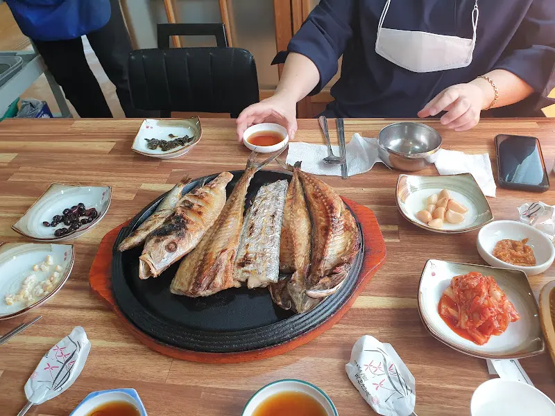 생선구이 정식 한 상 차림