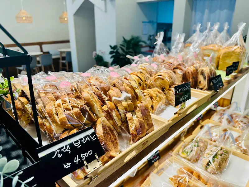 모란빵집 다양한 빵들