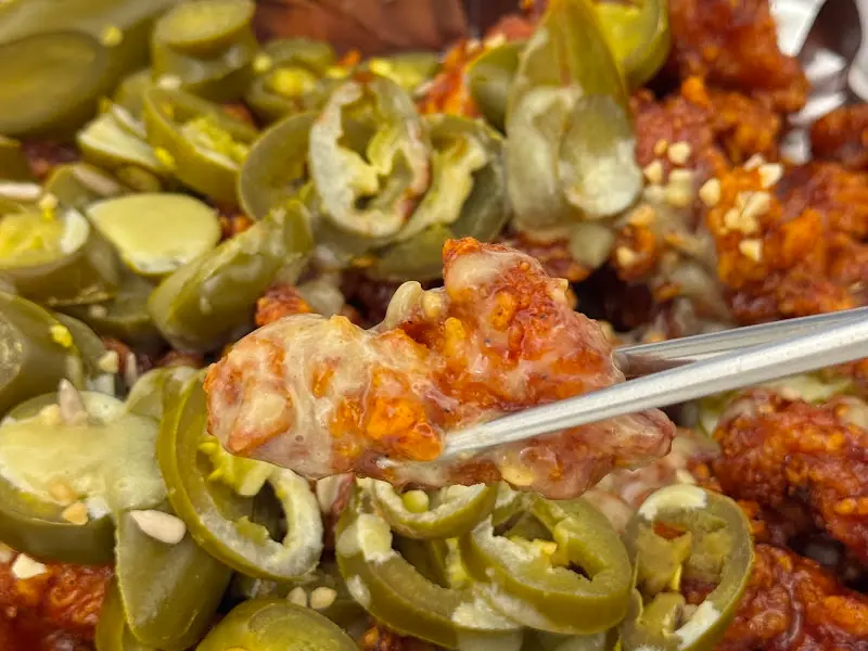 닭강정 젓가락샷