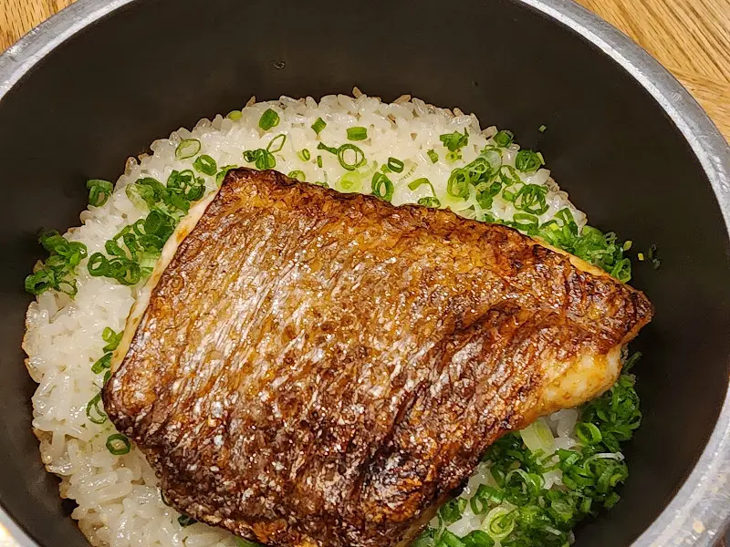 고등어 솥밥 클로즈업