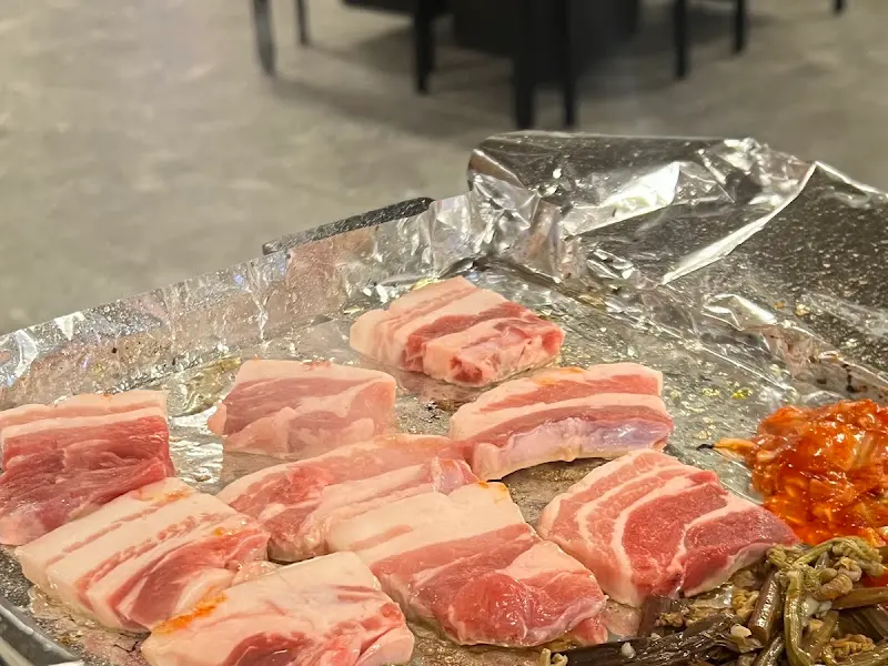 불판 위의 냉삼