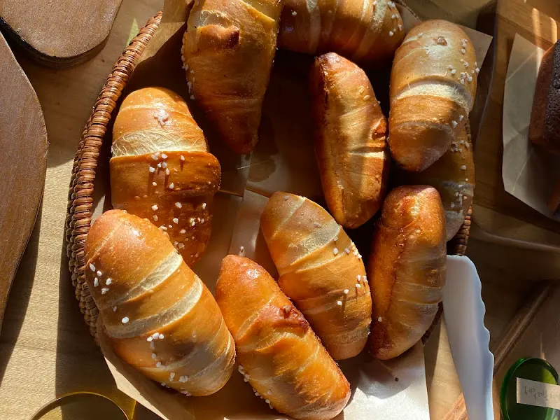 갓 구운 소금빵