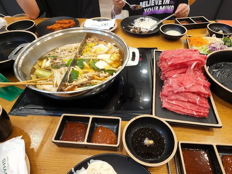 샤브샤브 한 상 차림