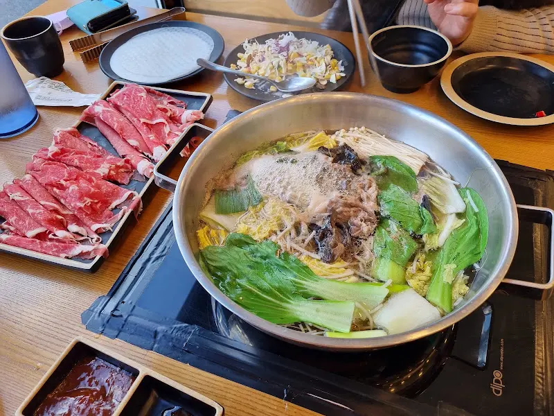 끓고 있는 샤브샤브