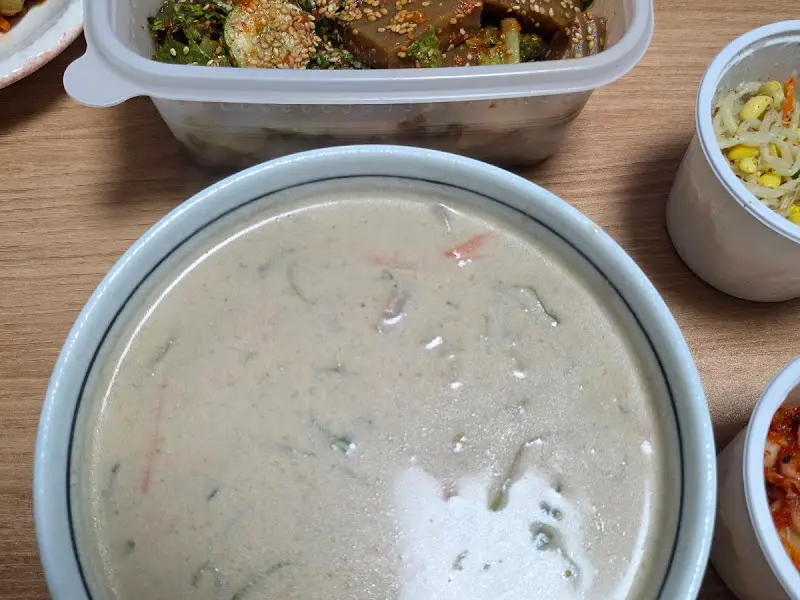 포장해온 도토리 묵무침