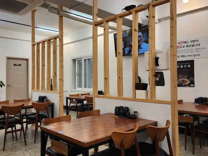 넓고 쾌적한 매장 내부