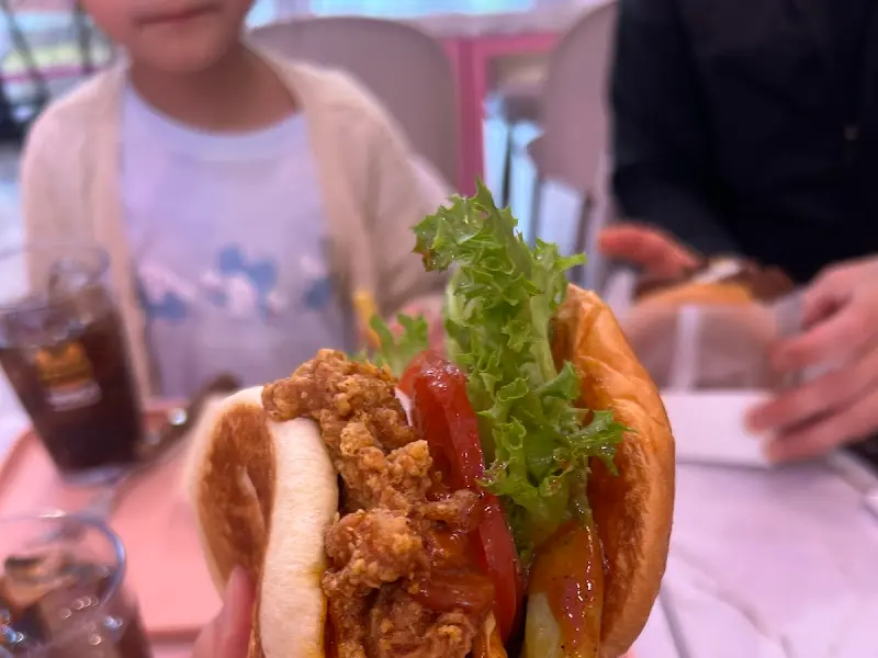 BBQ 블레이즈 치킨 버거 단면