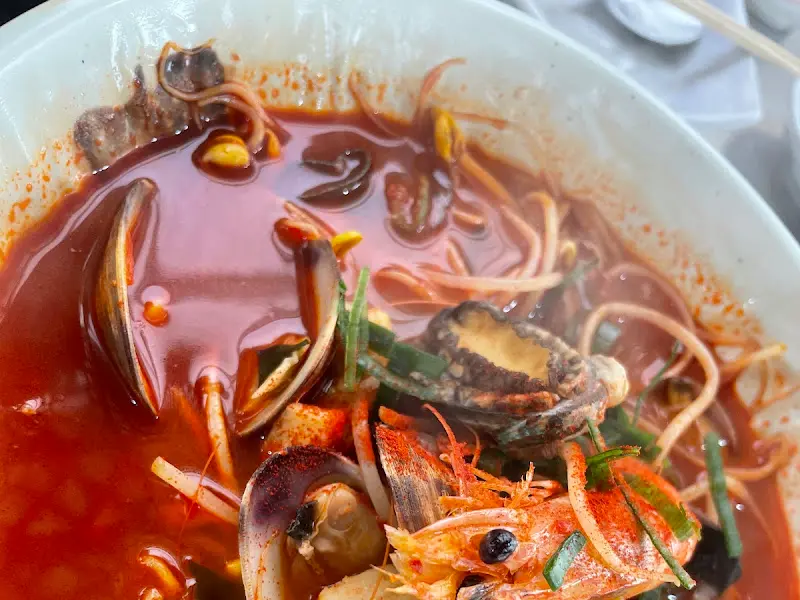 해산물이 가득한 해물라면