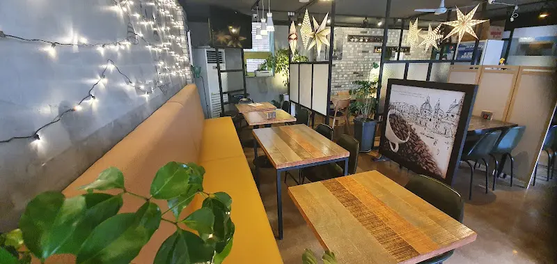 아늑한 식당 내부