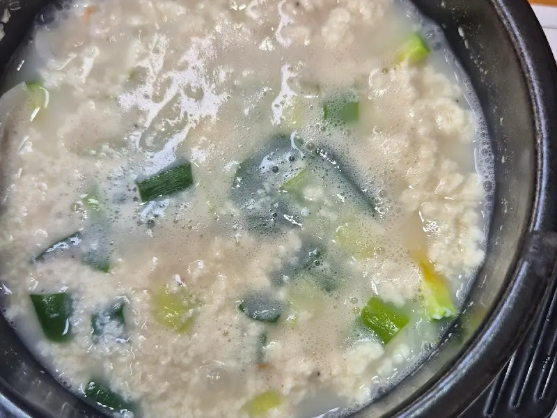 뽀얀 속살을 드러내는 손두부