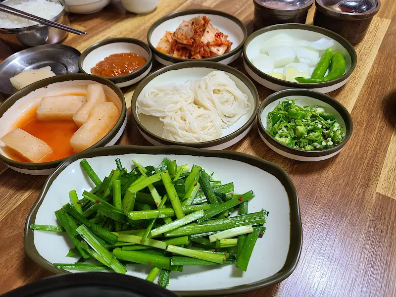 장수돼지국밥 밑반찬