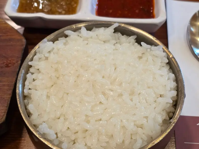 윤기 흐르는 밥