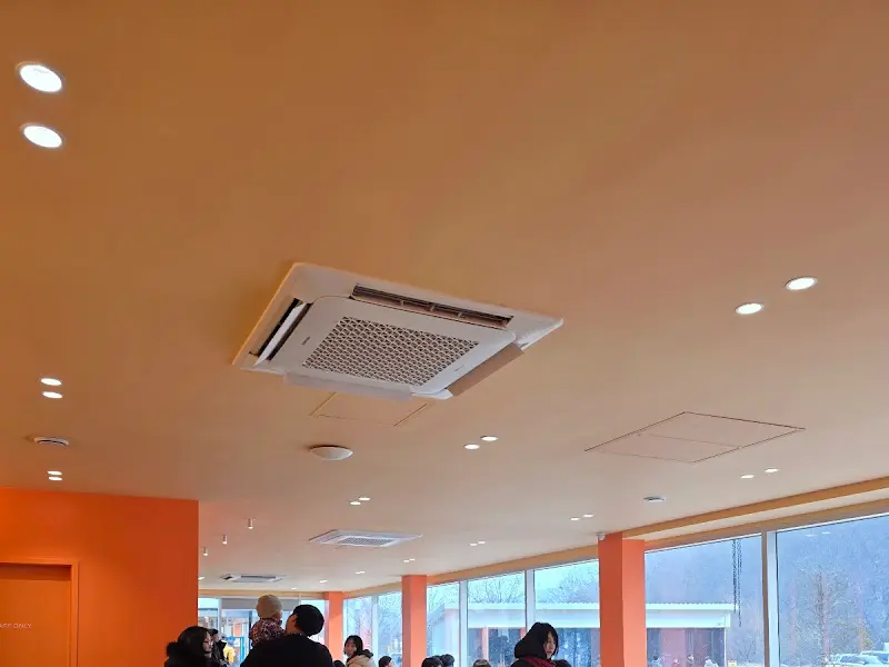 카페 내부 모습