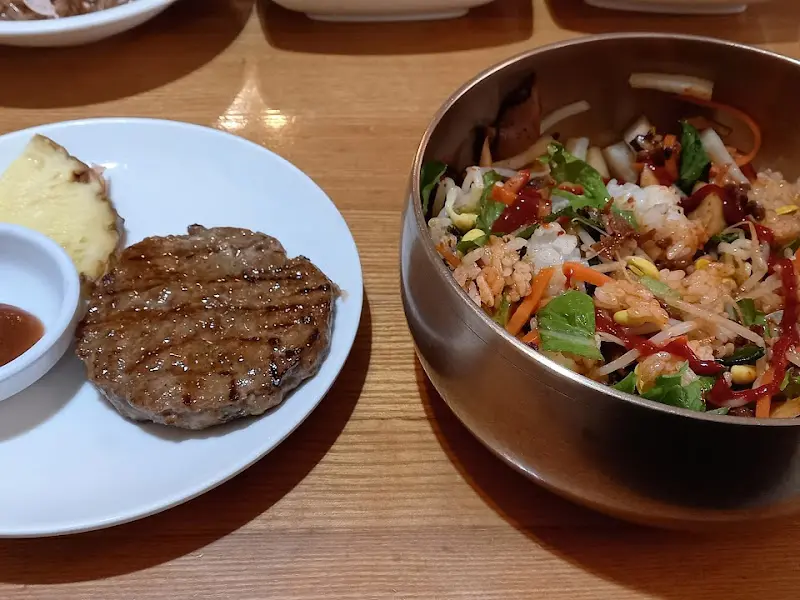 윤기가 흐르는 떡갈비