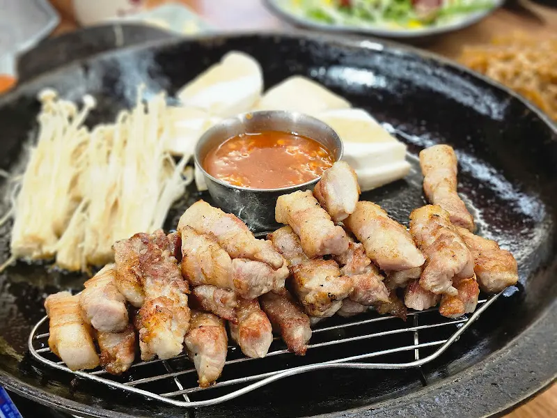 육즙 가득한 삼겹살