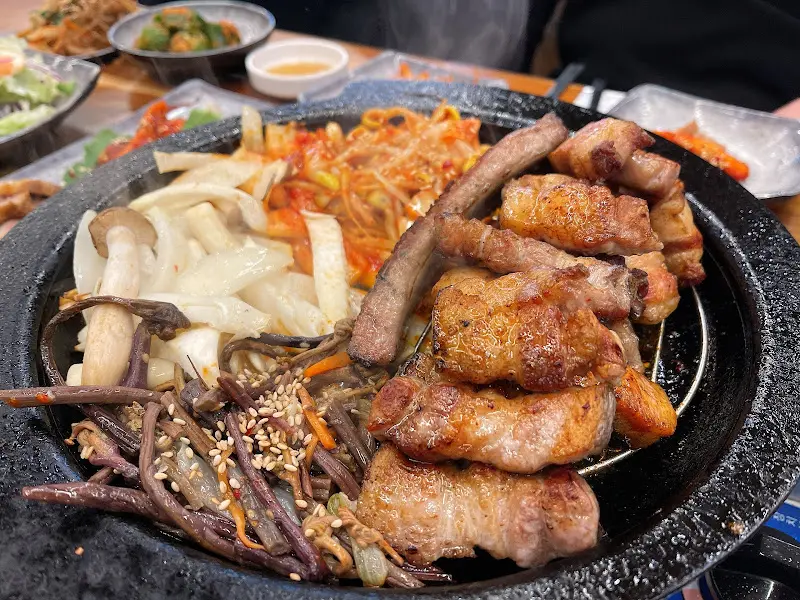 잘 구워진 고기