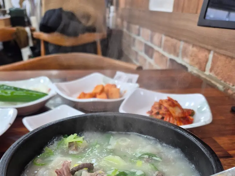 순대국과 기본 반찬