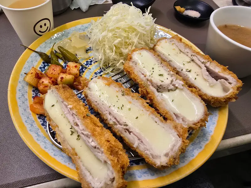 입 안에서 살살 녹는 치즈카츠