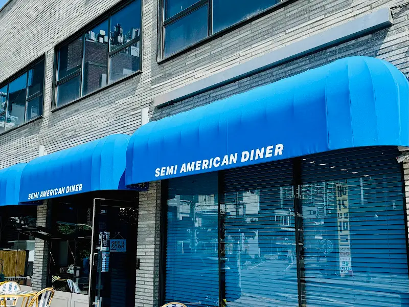 SEMI. AMERICAN DINER 외부