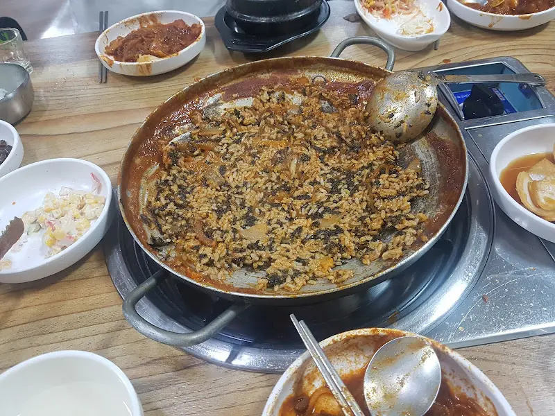 볶음밥 크게 한 스푼