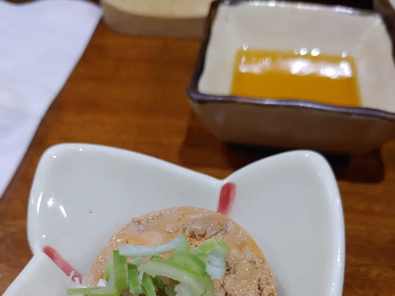 싱싱한 참치회 한 점