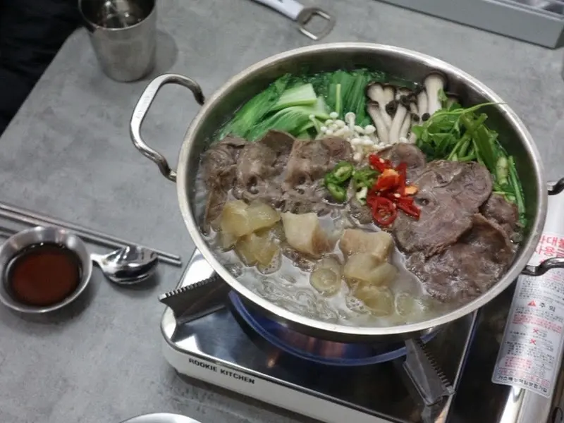 버너 위에 올려진 전골