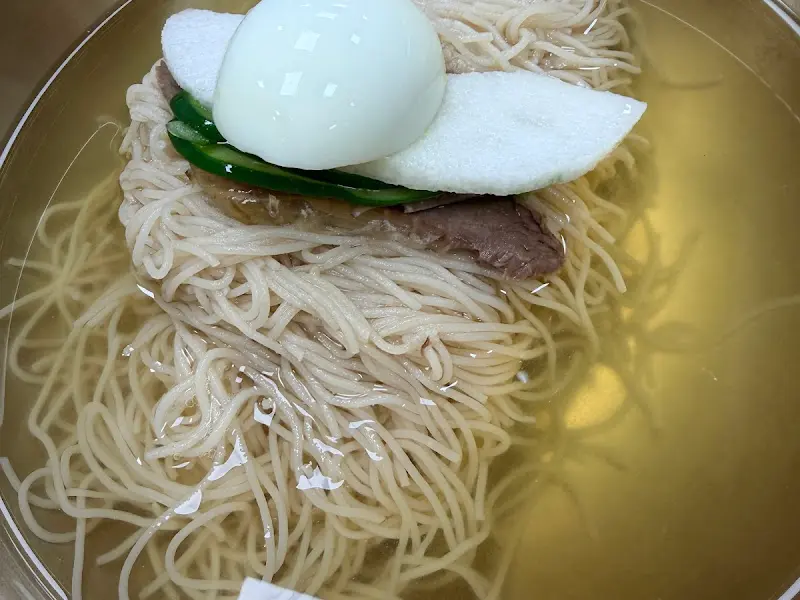 정갈한 평양냉면 한 그릇