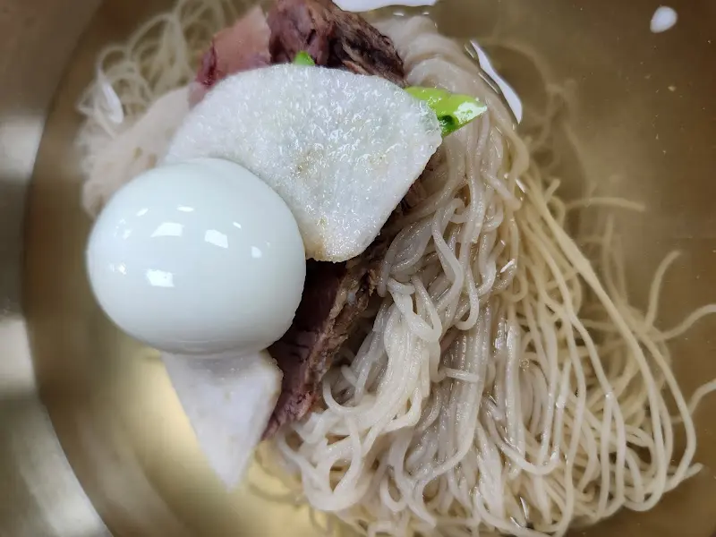 다시 봐도 군침이 도는 평양냉면