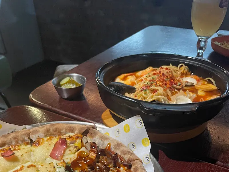 다른 테이블의 파스타 메뉴