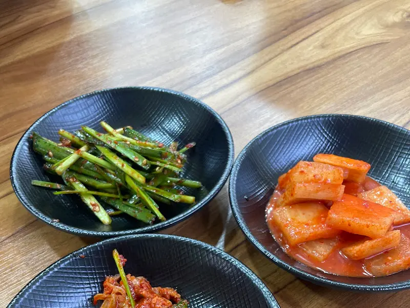 정갈하게 담긴 밑반찬