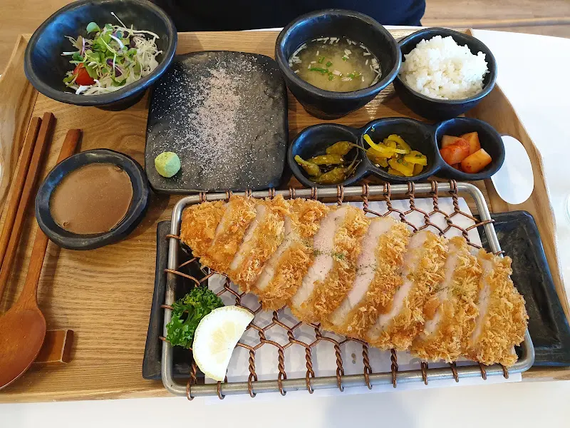 돈카츠 한상차림