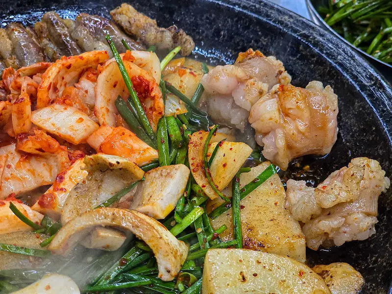 노릇하게 익어가는 곱창