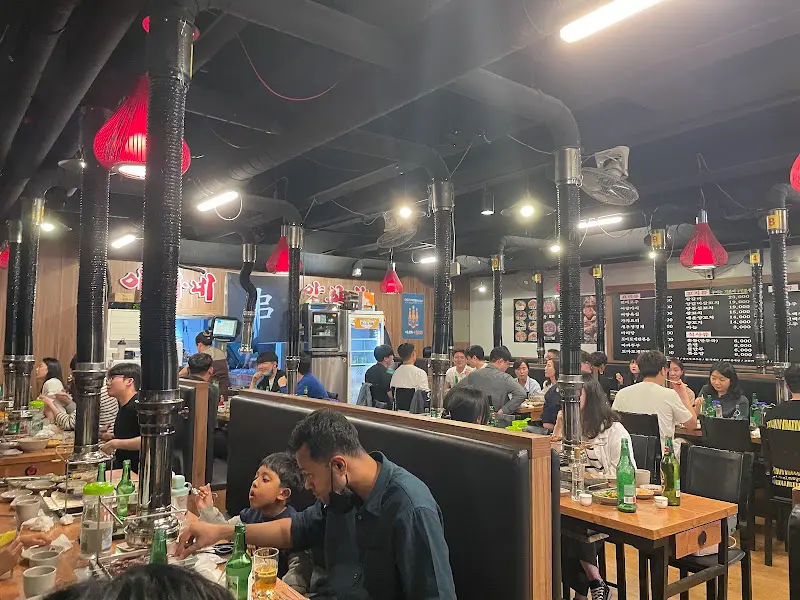 이가네양꼬치 내부 전경