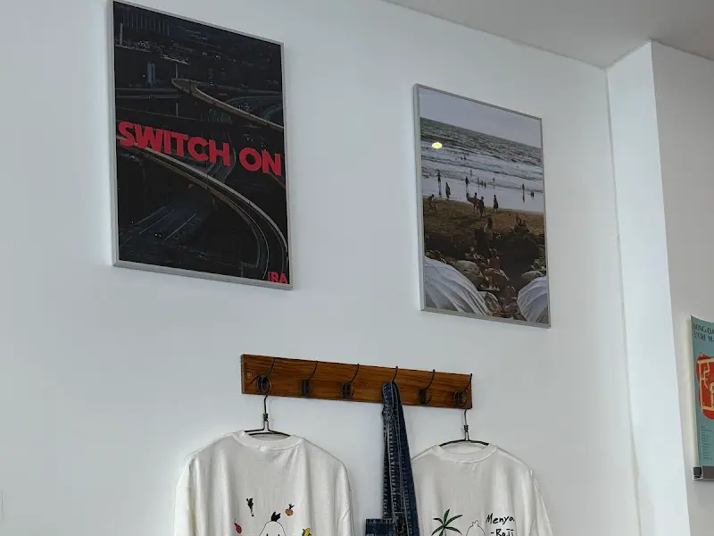 멘야로지 인테리어