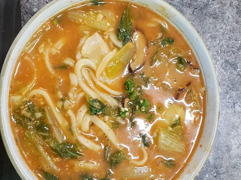 어탕칼국수 근접샷