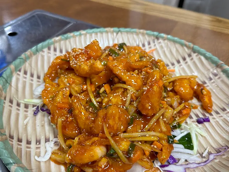 달콤한 소스가 매력적인 깐쇼새우