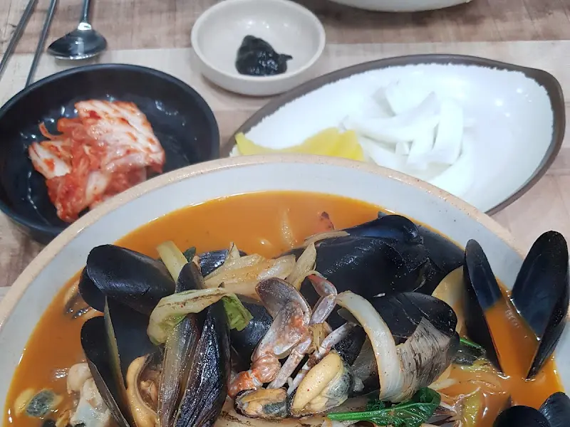 짬뽕에 들어간 다양한 해산물