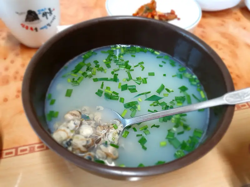 재첩이 듬뿍 들어간 재첩국